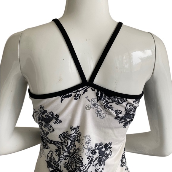 Lululemon tank top - Picture 3 of 4